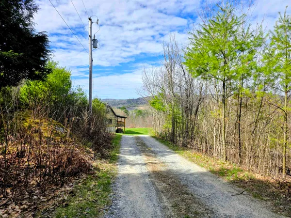 $425,000 | 440 Stapelfeld Drive, Ryegate, VT 05081