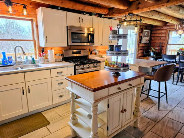$425,000 | 440 Stapelfeld Drive, Ryegate, VT 05081