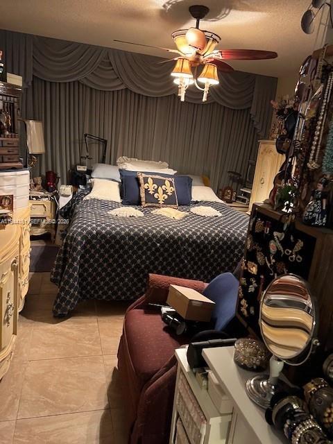 9832 Southwest 27th Terrace Miami, FL 33165 - Photo 5 of 13 a kitchen with a sink and a stove