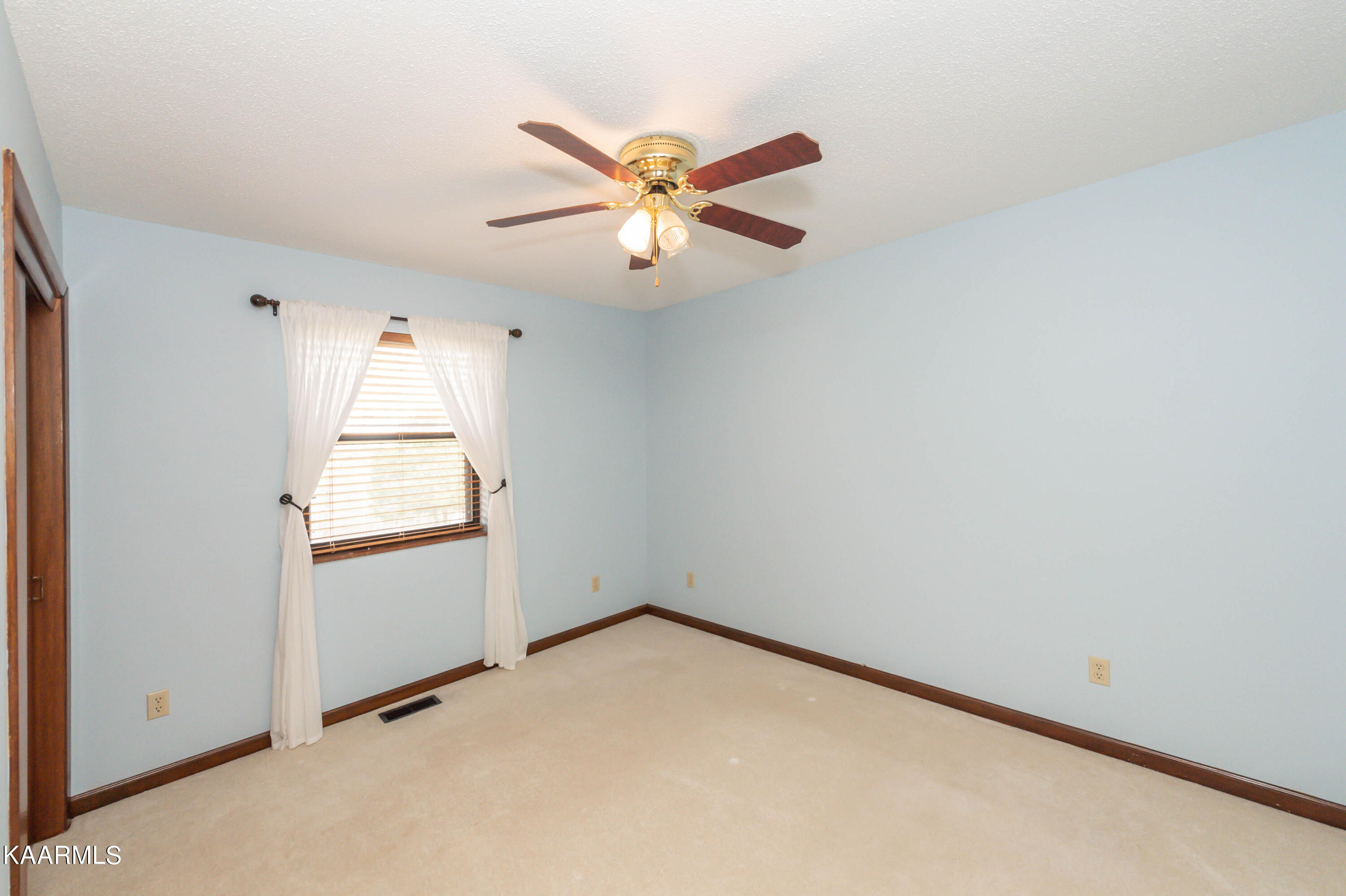 103 Wolf Trace Lane Heiskell, TN 37754 - Photo 21 of 35 DSC_4100