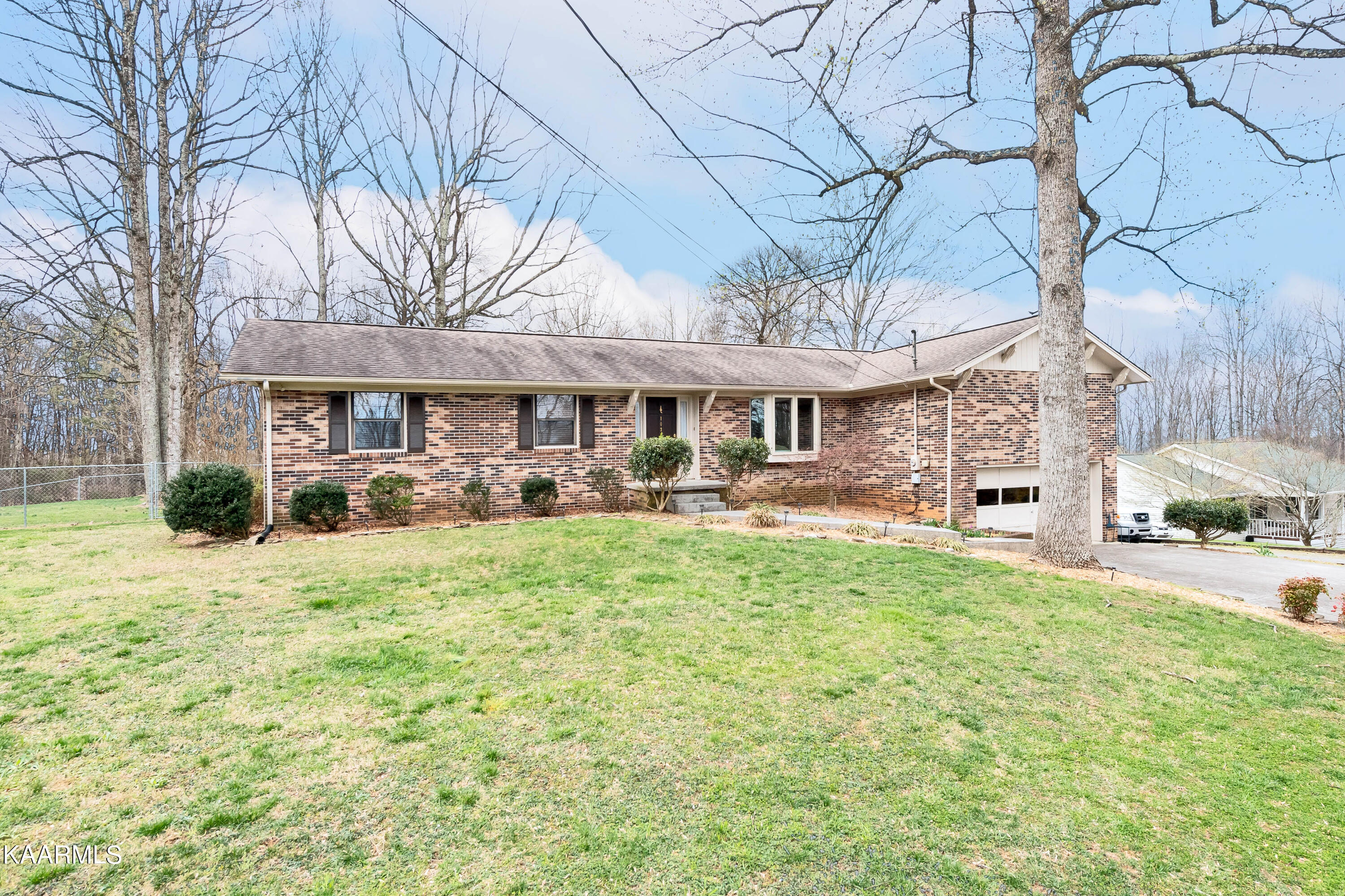 103 Wolf Trace Lane Heiskell, TN 37754 - Photo 3 of 35 DSC_4039-Edit