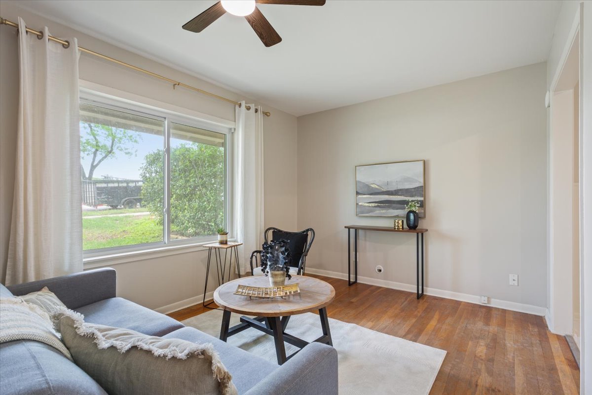 804 Ash Street Georgetown, TX 78626 - Photo 10 of 38