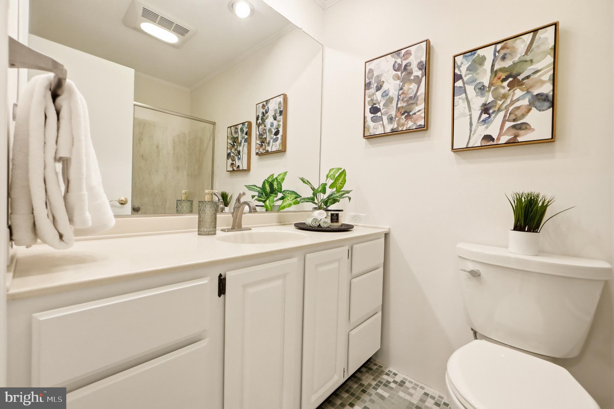 2508 Redmiles Drive Silver Spring, MD 20905 - Photo 22 of 44 2nd bathroom
