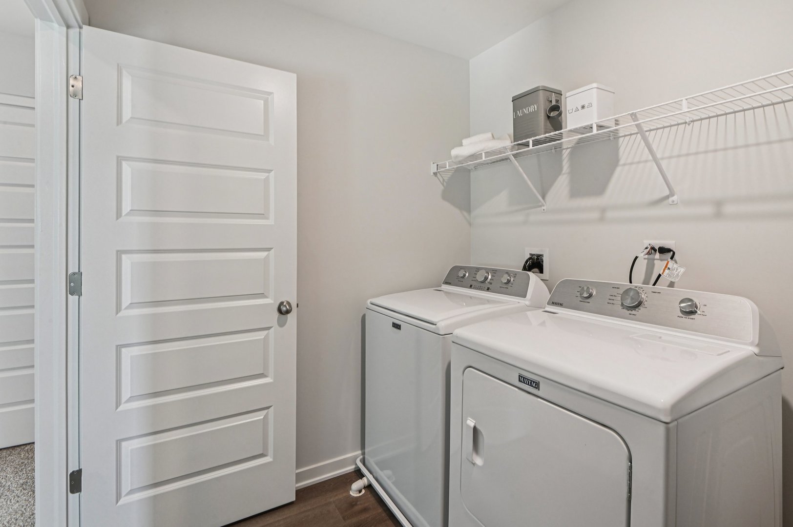 6717 Applegate Drive Plainfield, IL 60586 - Photo 21 of 30 a utility room with dryer and washer