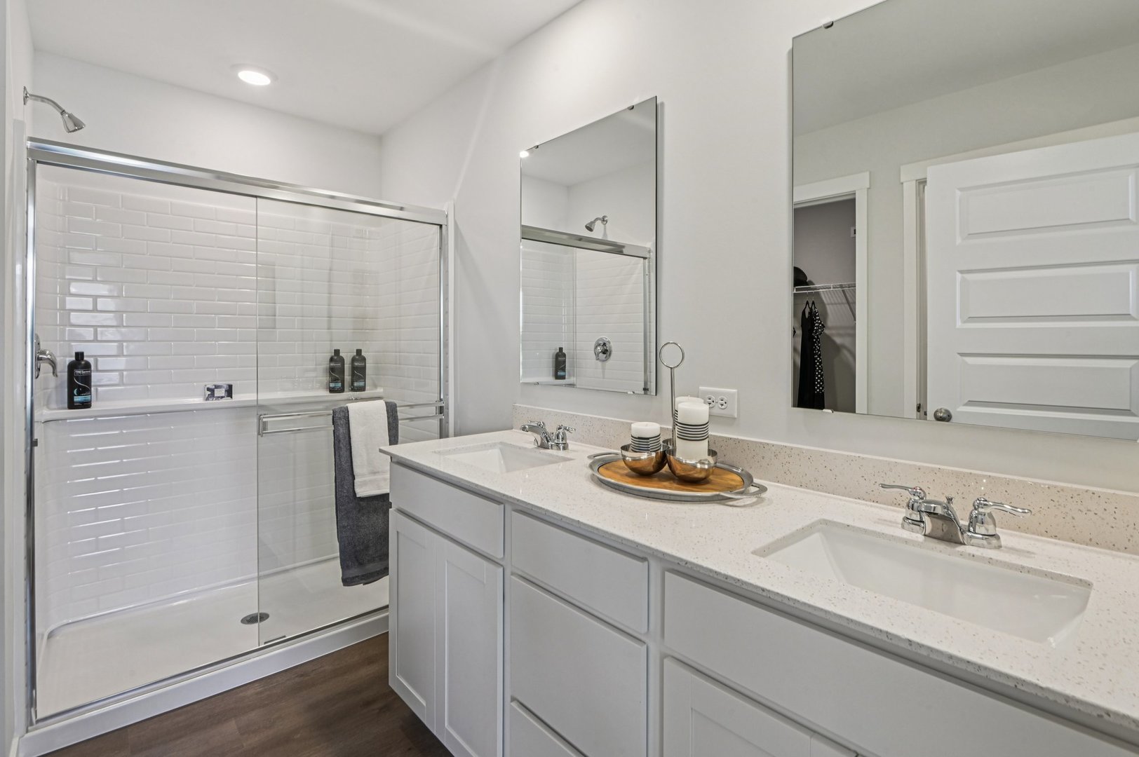6717 Applegate Drive Plainfield, IL 60586 - Photo 25 of 30 a bathroom with a sink and a mirror
