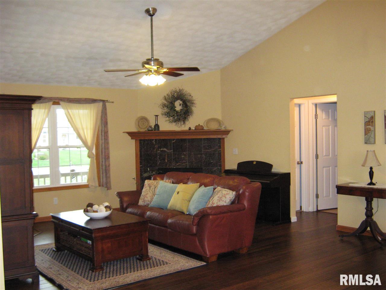 1520 Redbird Ridge Drive Metamora, IL 61548 - Photo 4 of 34