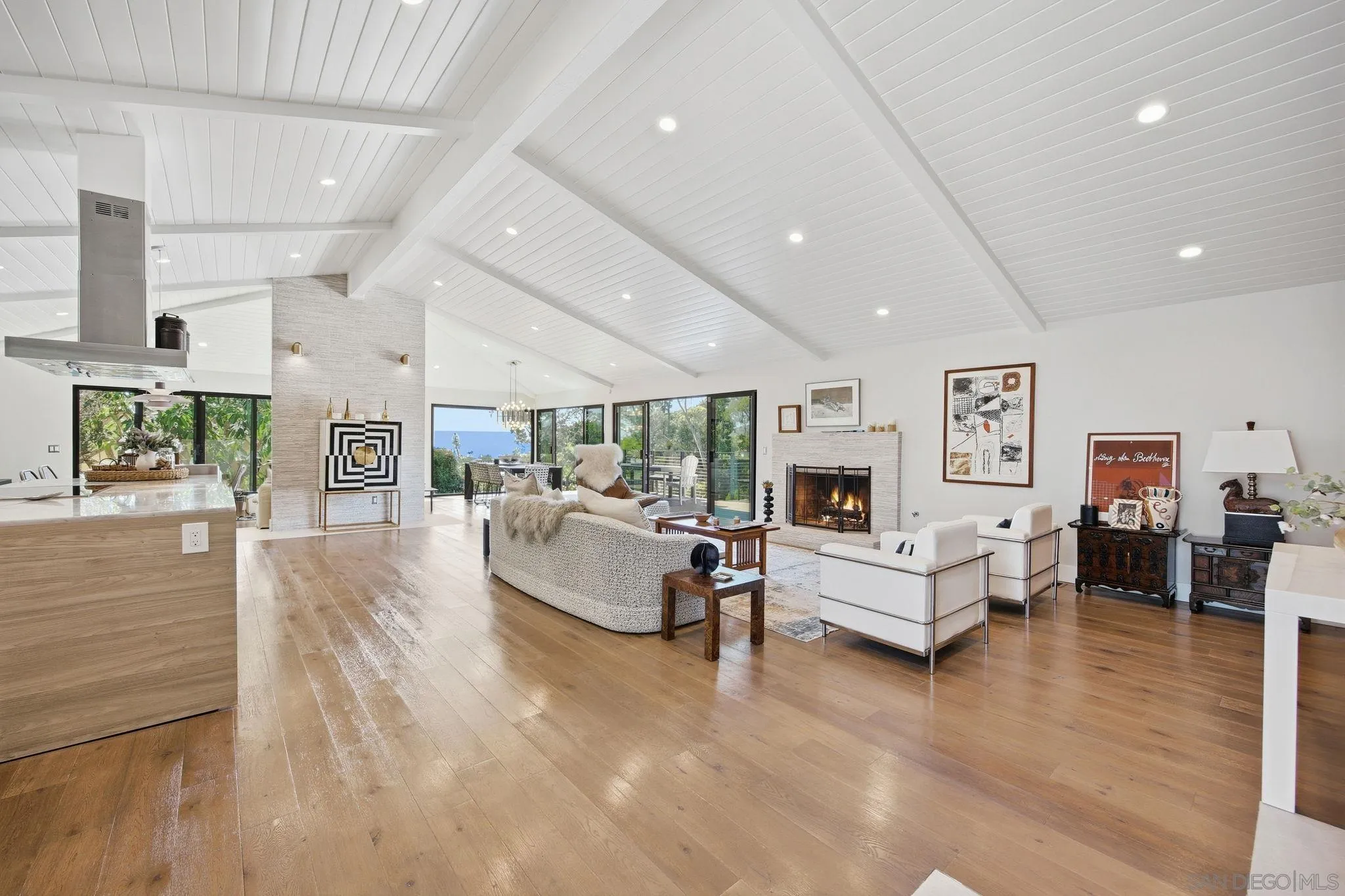 1402 Rodeo Drive La Jolla, CA 92037 - Photo 7 of 75 Gallery Image 7