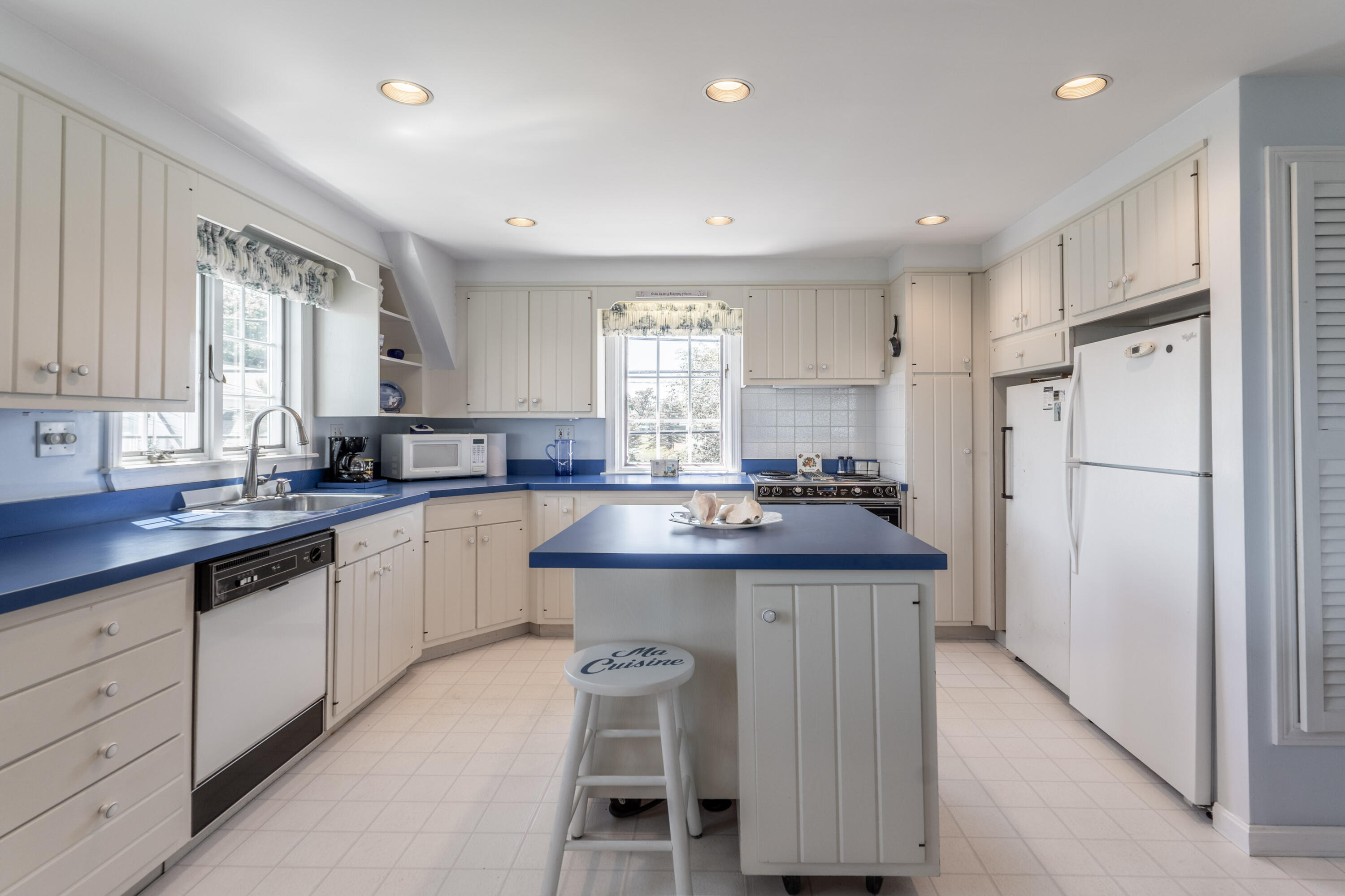 99 Hills Beach Road Biddeford, ME 04005 - Photo 8 of 39 10-99-Interiors-13