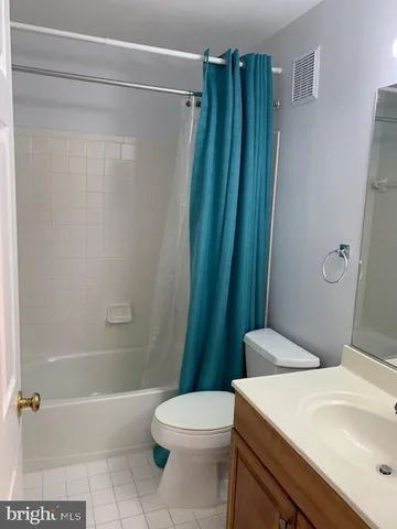 $3,200 | 8836 Ashgrove House Lane, Unit 202, Vienna, VA 22182