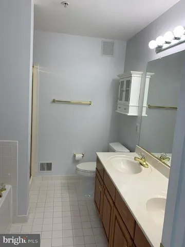 $3,200 | 8836 Ashgrove House Lane, Unit 202, Vienna, VA 22182