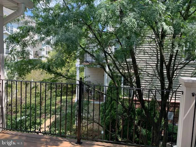 $3,200 | 8836 Ashgrove House Lane, Unit 202, Vienna, VA 22182