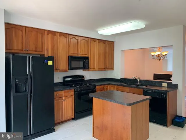 $3,200 | 8836 Ashgrove House Lane, Unit 202, Vienna, VA 22182