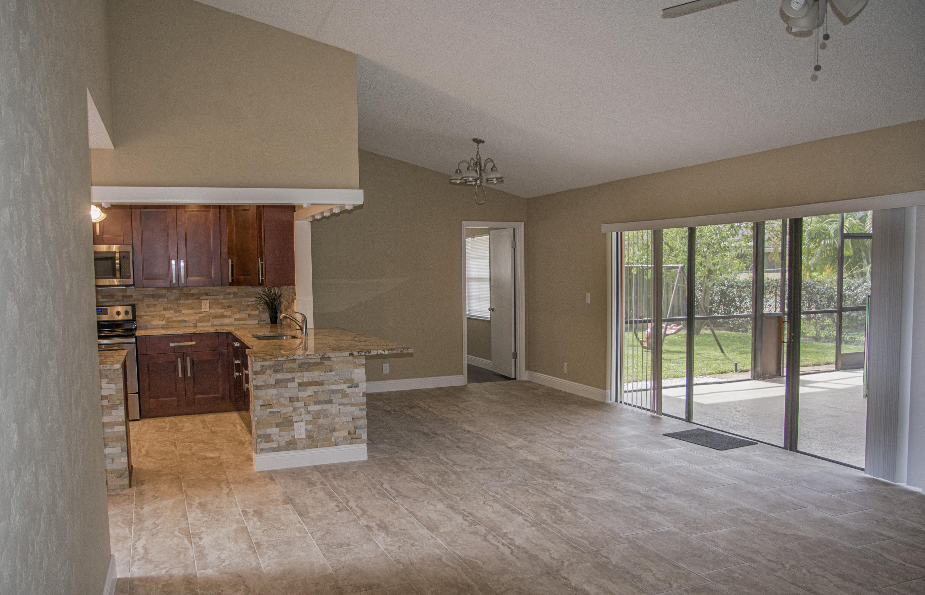 19409 Colorado Circle Boca Raton, FL 33434 - Photo 5 of 12 DSC_3522