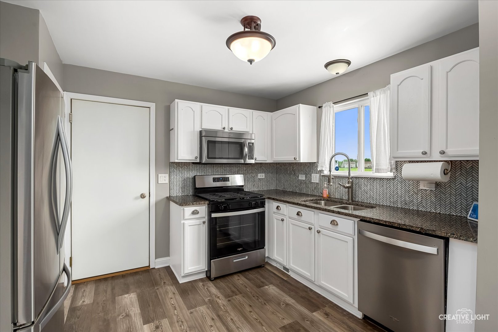 352 Coneflower Drive Minooka, IL 60447 - Photo 8 of 32