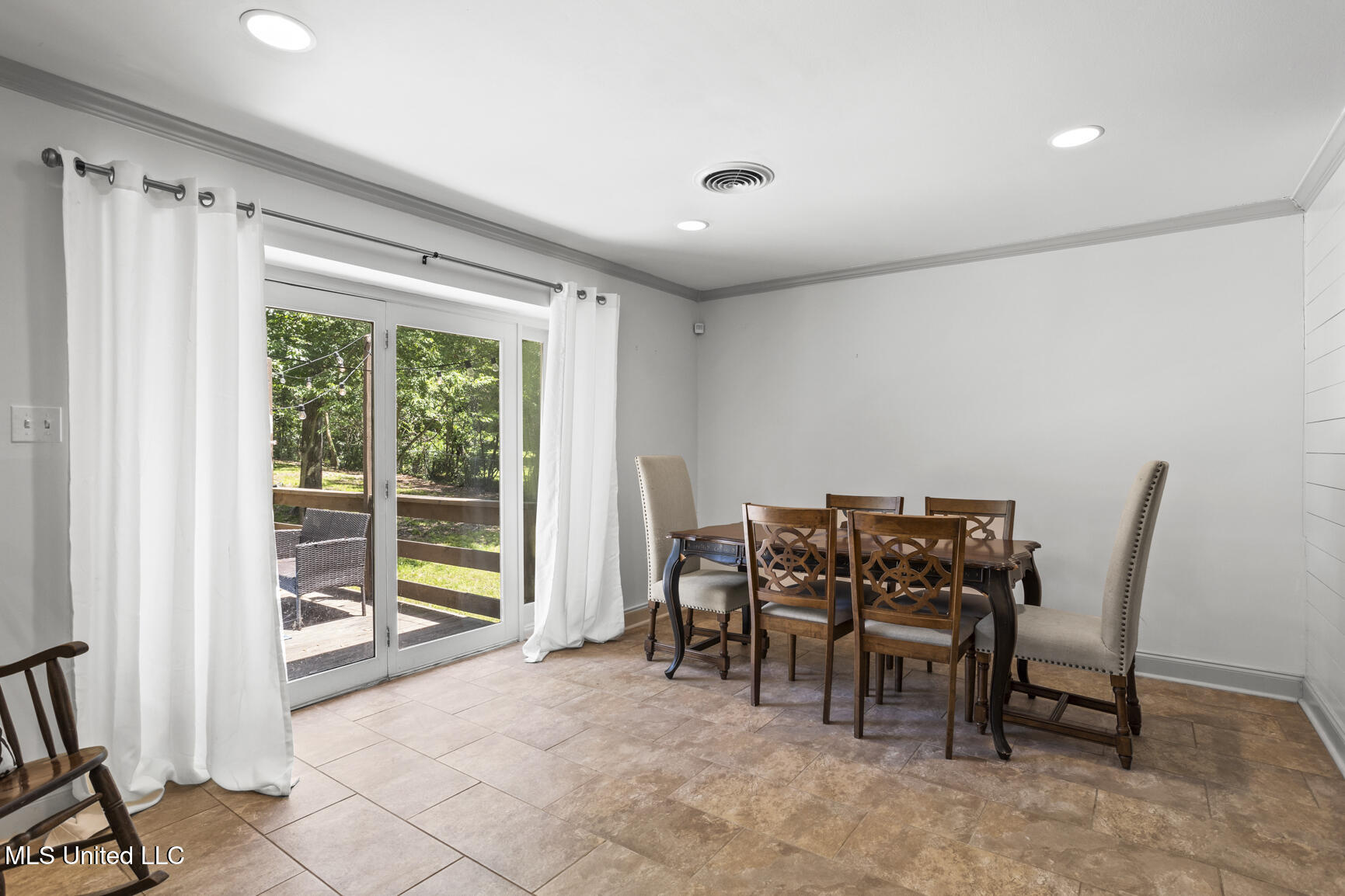 4132 Comanche Drive Jackson, MS 39211 - Photo 13 of 26 4132 Comanche Dr-18