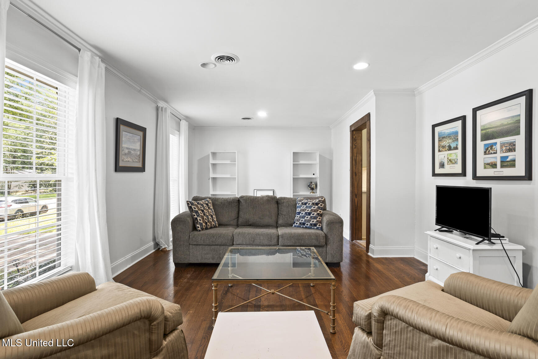 4132 Comanche Drive Jackson, MS 39211 - Photo 4 of 26 4132 Comanche Dr-9