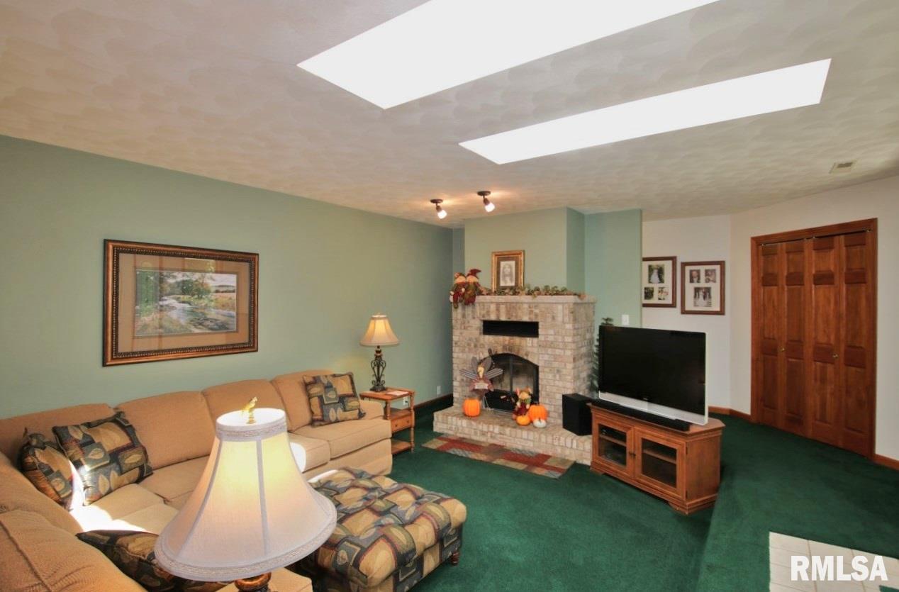 17972 Red Shale Hill Road Pekin, IL 61554 - Photo 30 of 50 Gallery Image 30