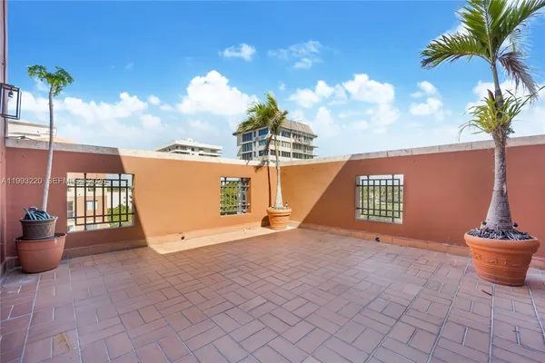 $8,500 | 671 Biltmore Way, Unit PH, Coral Gables, FL 33134