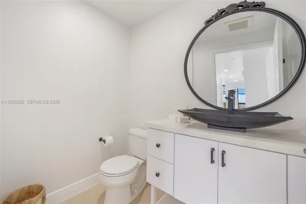$8,500 | 671 Biltmore Way, Unit PH, Coral Gables, FL 33134