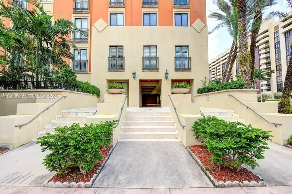 $8,500 | 671 Biltmore Way, Unit PH, Coral Gables, FL 33134