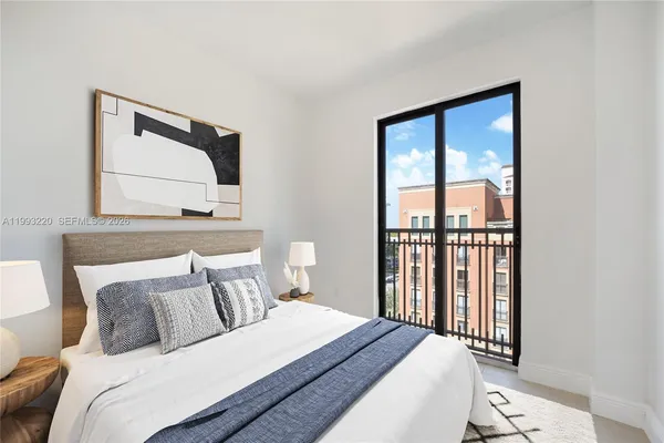 $8,500 | 671 Biltmore Way, Unit PH, Coral Gables, FL 33134