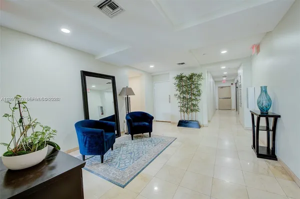 $8,500 | 671 Biltmore Way, Unit PH, Coral Gables, FL 33134