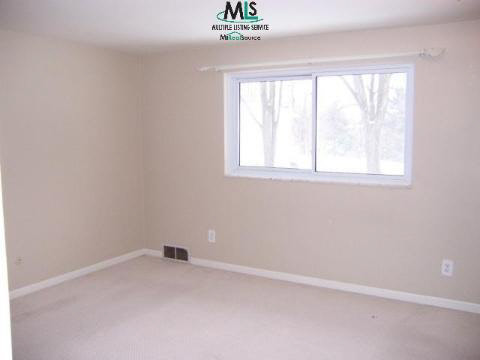 1105 Kingsview Court Rochester, MI 48309 - Photo 8 of 9 773761-7.JPG