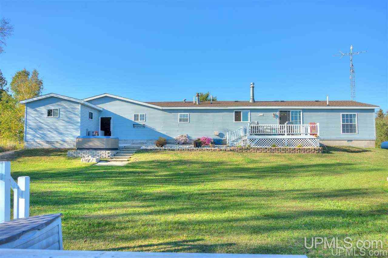 3163 North Gulliver Lake Road Gulliver, MI 49840 - Photo 3 of 49
