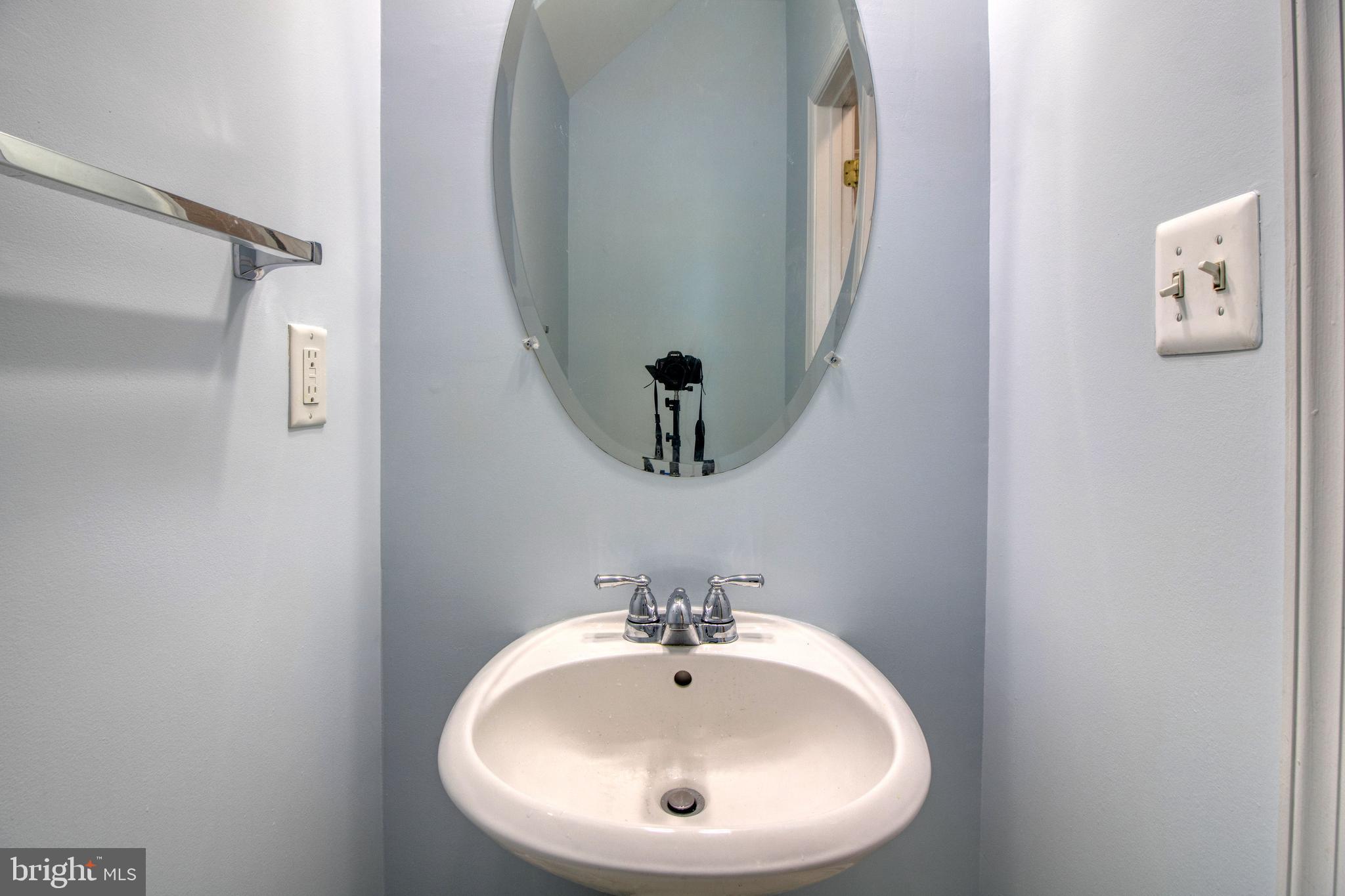 2100 Clark Place Silver Spring, MD 20910 - Photo 4 of 30 Gallery Image 4