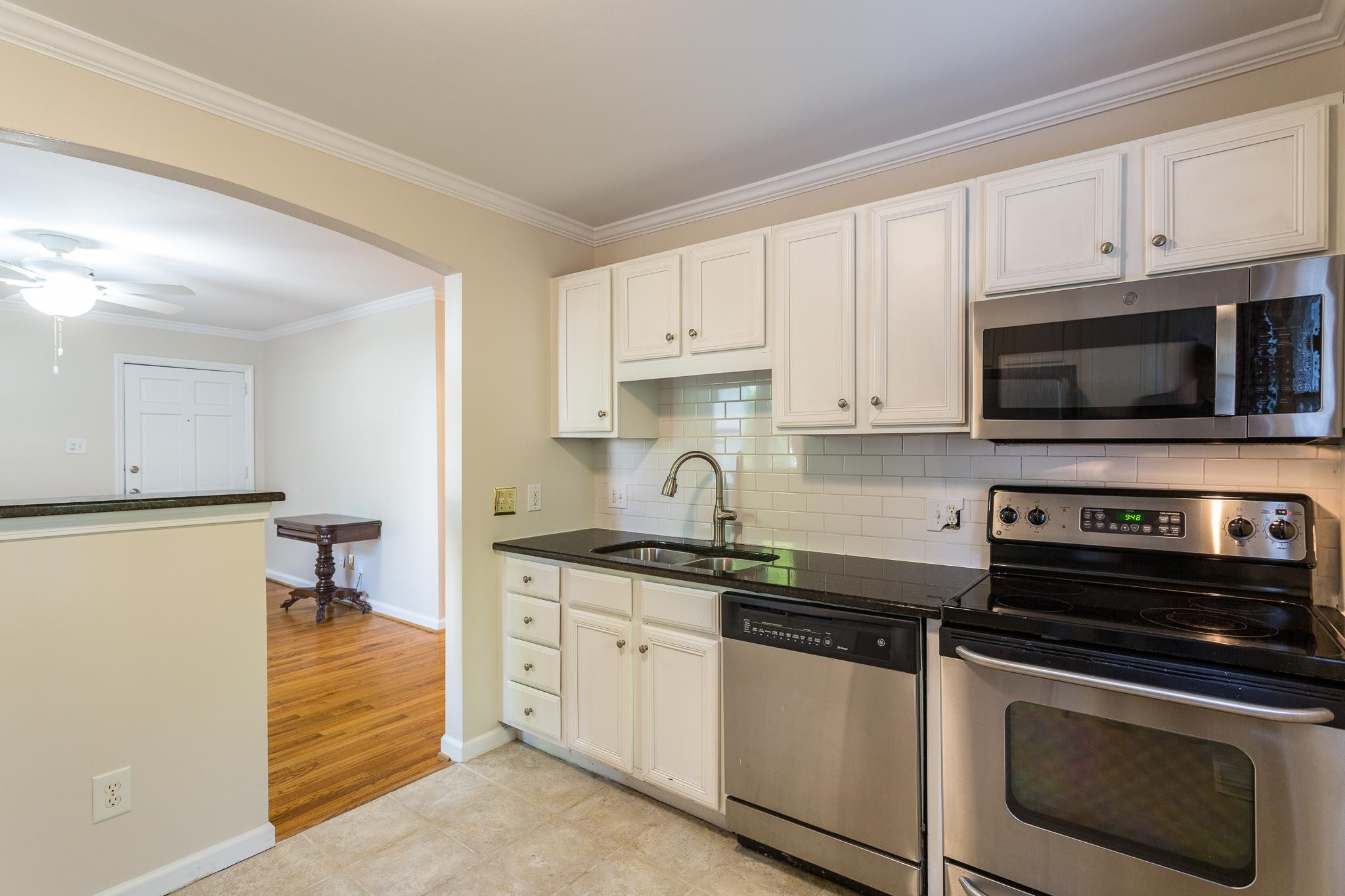 2211 Bernard Street, Unit 2211 Raleigh, NC 27608 - Photo 8 of 15 Photo 10