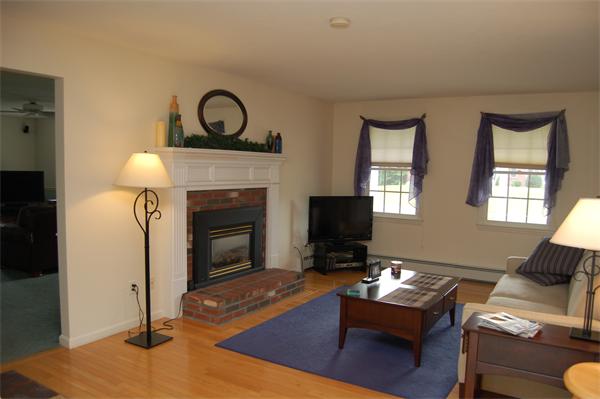 9 Bainbridge Road Bellingham, MA 02019 - Photo 9 of 28 Gallery Image 9