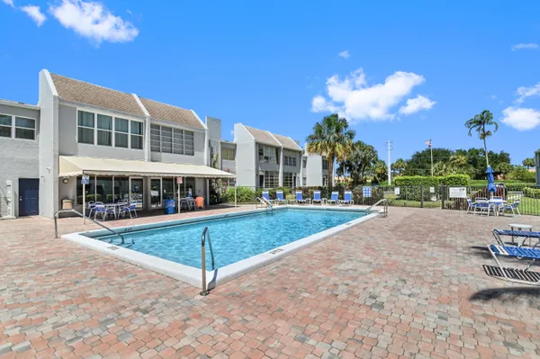 $160,000 | 2800 Southwest 22nd Avenue, Unit 117, Delray Beach, FL 33445