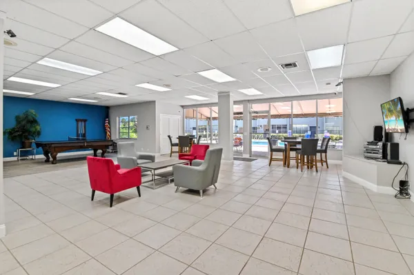 $160,000 | 2800 Southwest 22nd Avenue, Unit 117, Delray Beach, FL 33445