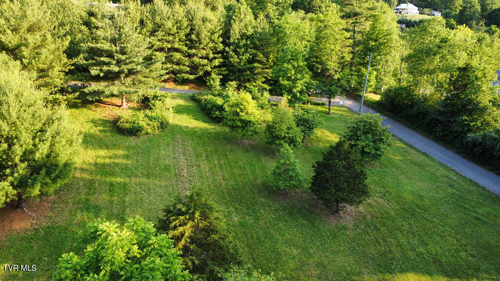 1881 Norris Road, Unit 6 Butler, TN 37640 - Photo 12 of 17 12