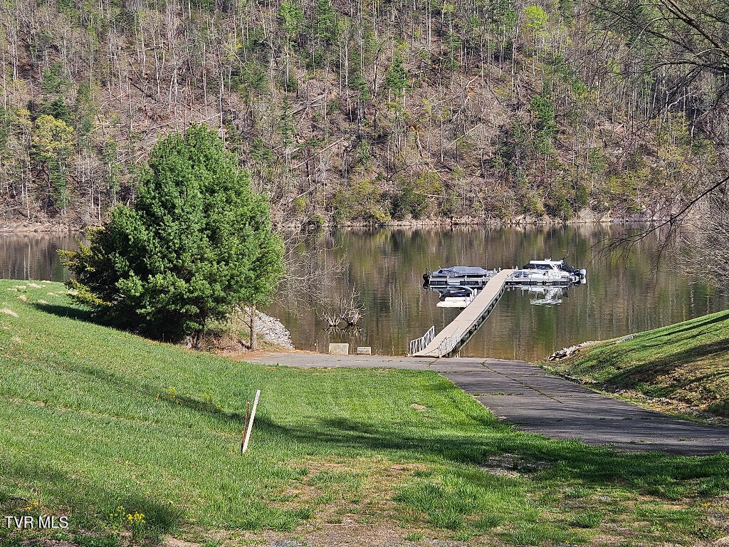 1881 Norris Road, Unit 6 Butler, TN 37640 - Photo 8 of 17 08