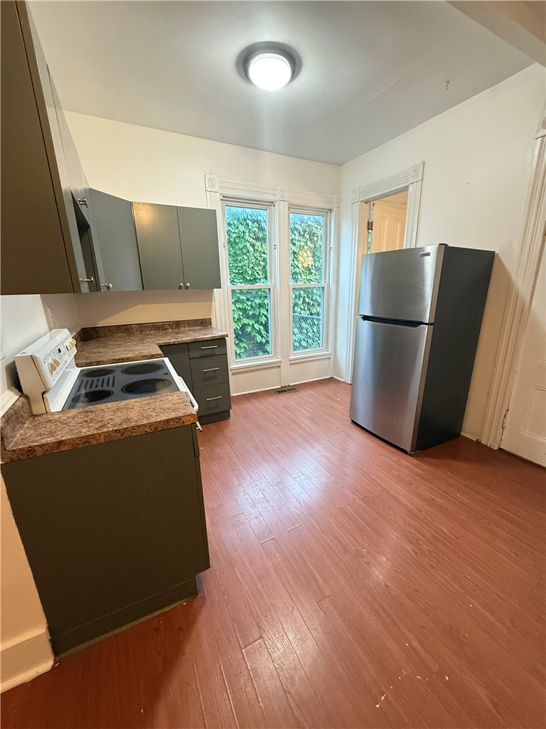 188-190 Charlotte Street, Unit 188 Rochester, NY 14607 - Photo 17 of 46 188 Down Kitchen