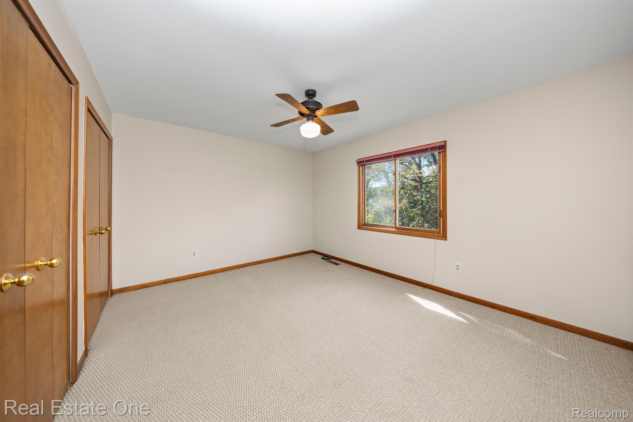 30971 Country Ridge Circle Farmington, MI 48331 - Photo 27 of 47 BEDROOM 3 WITH 2 CLOSETS