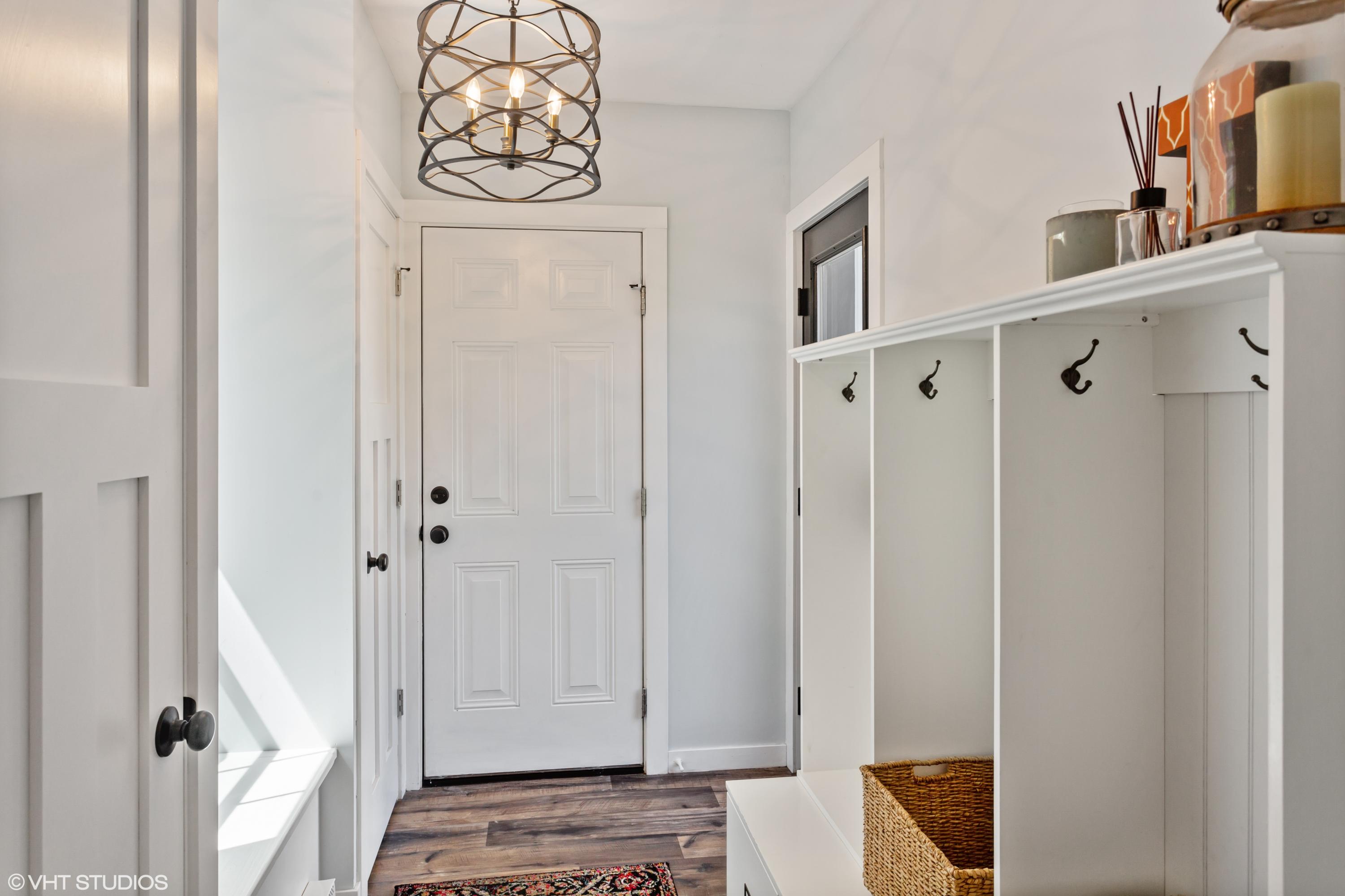 11714 Baldwin Road Bridgman, MI 49106 - Photo 12 of 15 07_11714BaldwinRd_195_Mudroom_HiRes