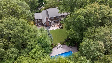 $1,395,000 | 258 Woodridge Drive, North Kingstown, RI 02874