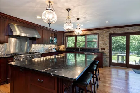 $1,395,000 | 258 Woodridge Drive, North Kingstown, RI 02874