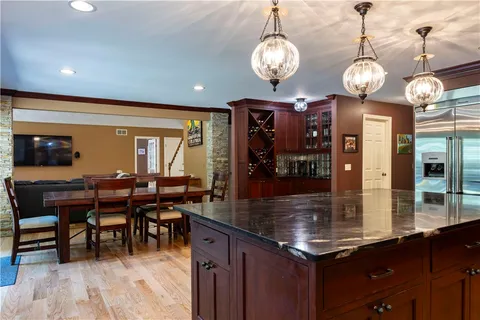 $1,395,000 | 258 Woodridge Drive, North Kingstown, RI 02874