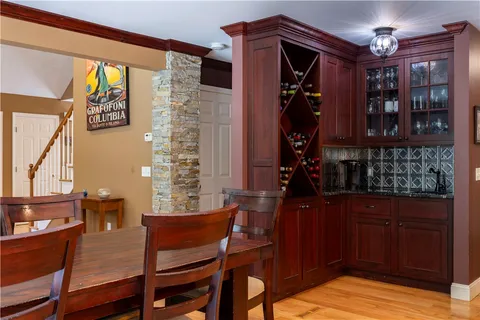 $1,395,000 | 258 Woodridge Drive, North Kingstown, RI 02874