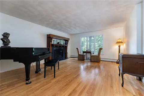 $1,395,000 | 258 Woodridge Drive, North Kingstown, RI 02874