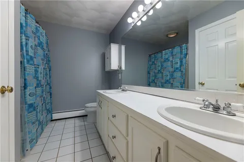 $1,395,000 | 258 Woodridge Drive, North Kingstown, RI 02874