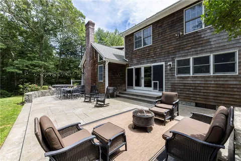 $1,395,000 | 258 Woodridge Drive, North Kingstown, RI 02874