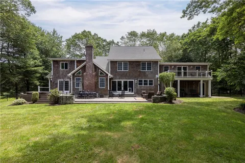 $1,395,000 | 258 Woodridge Drive, North Kingstown, RI 02874