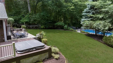$1,395,000 | 258 Woodridge Drive, North Kingstown, RI 02874