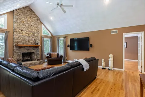 $1,395,000 | 258 Woodridge Drive, North Kingstown, RI 02874
