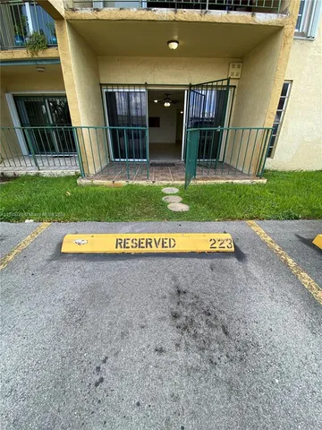 $299,000 | 4525 West 20th Avenue, Unit 123, Hialeah, FL 33012