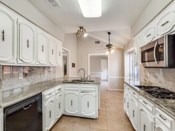 $3,200 | 3312 Appalachian Way, Plano, TX 75075